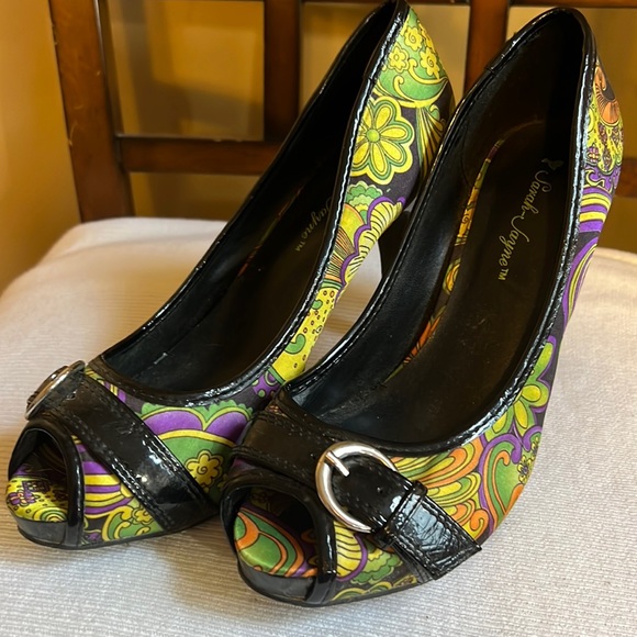 Sarah Jayne Multi Color Peep Toes Size 8 4” Heels - Picture 1 of 6
